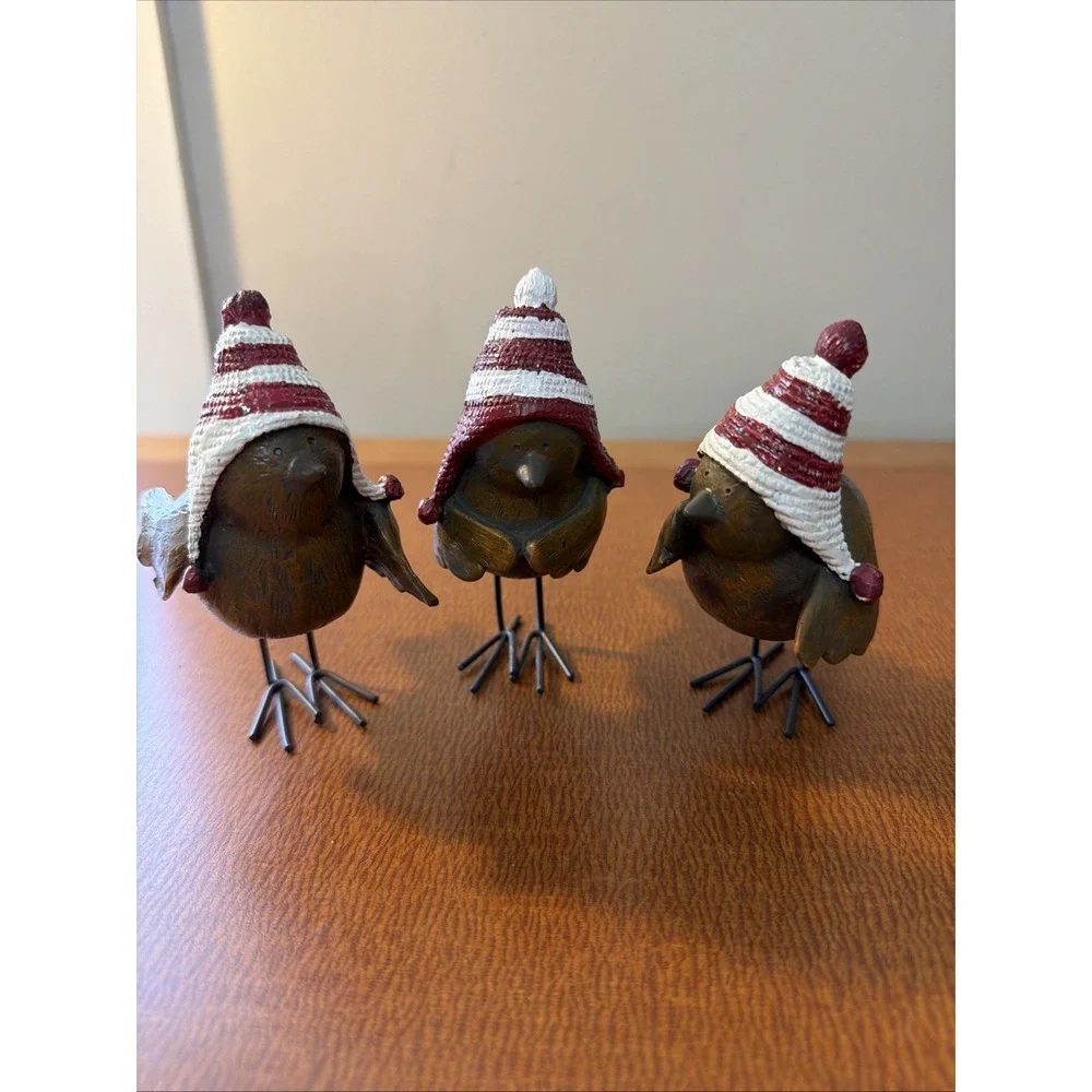 3 Christmas Birds Figurines Wire Feet  Santa Hats Resin Such Cuties
